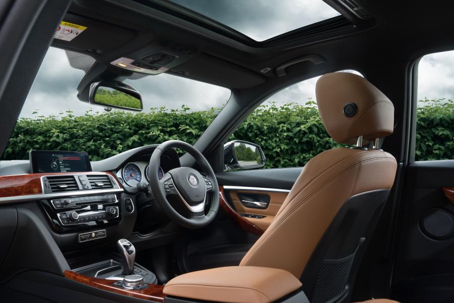 Интерьер Alpina D3 Bi-Turbo Limousine (F30) 2015 года  (JP) (фото 3 из 17)